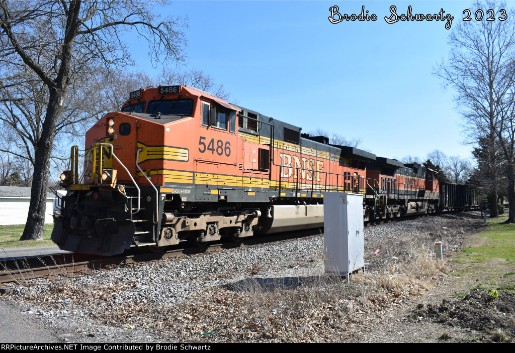 BNSF 5486